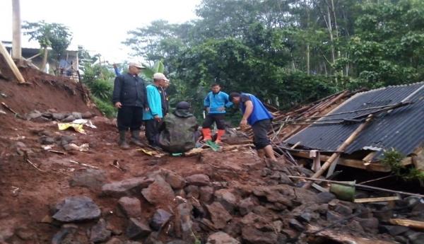 Ngeri, 1 Keluarga di Cianjur Tertimpa Tembok Ambruk, 2 Tewas
