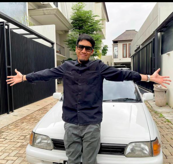 Artis pernah alami Momen Memalukan saat Live di TV. (Foto: Instagram)