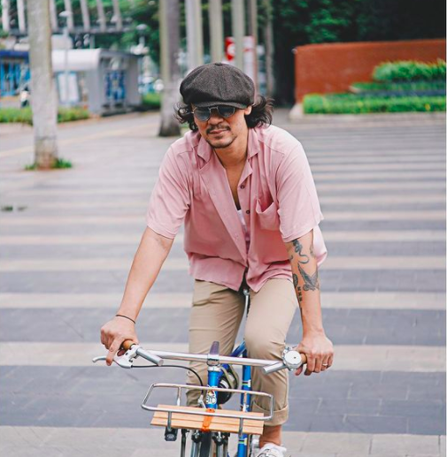 Artis pernah alami Momen Memalukan saat Live di TV. (Foto: Instagram)