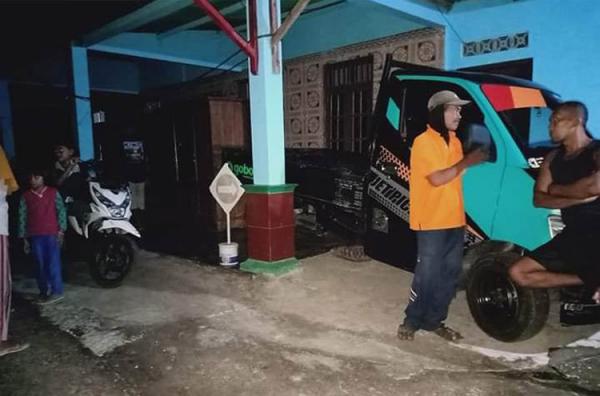 Dwi Rahayu Saputro kembali menjual almari milik ibunya. (foto: istimewa)