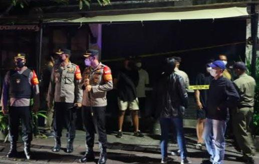 Ramai Pengunjung Tanpa Jaga Jarak, Bar di Kuta Bali Dipasang Garis Polisi