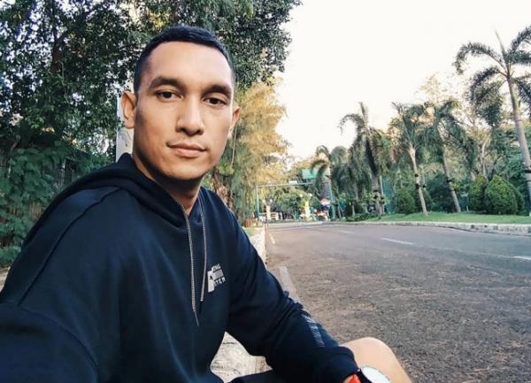 Alasan 5 artis ini pindah agama mengejutkan, Giovanni Tobing. (Foto: IG)