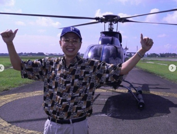 Tung Desem Waringin Helikopter Potret kehidupan crazy rich Tangerang Tung Desem Waringin. (Foto: Instagram)