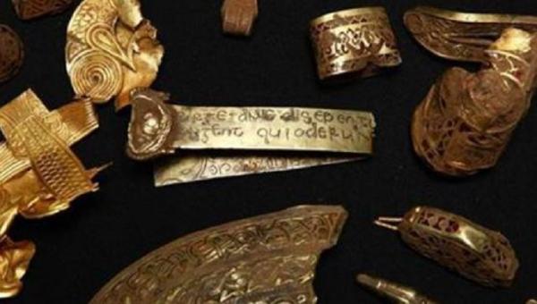 Timbunan Staffordshire Penemuan harta karun paling fenomenal salah satunya Timbunan Staffordshire. (Foto: Reuters)