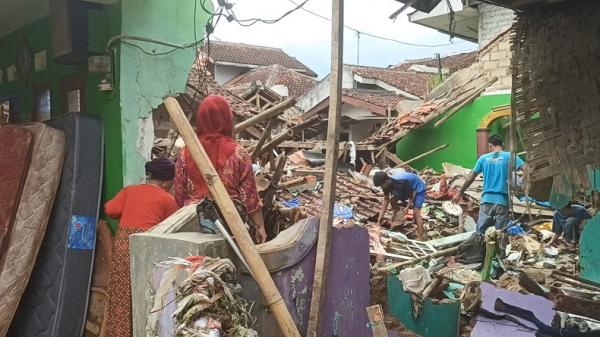 78 Rumah Rusak akibat Banjir Terjang 2 Kampung di Sukabumi, 364 Jiwa Terdampak