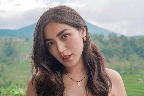Artis Cantik Suka Bagi-Bagi Rezeki, Jessica Iskandar. (Foto: IG)