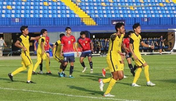 Publik Malaysia murka tim kesayangan mereka dihajar Laos 1-2 pada matchday Grup B Piala AFF U-23 2022, Jumat (18/2/2022) sore WIB. (Foto: Instagram/famalaysia)