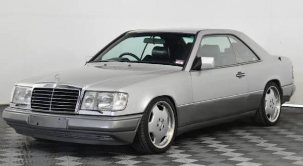 Mobil Klasik Prilly Latuconsina