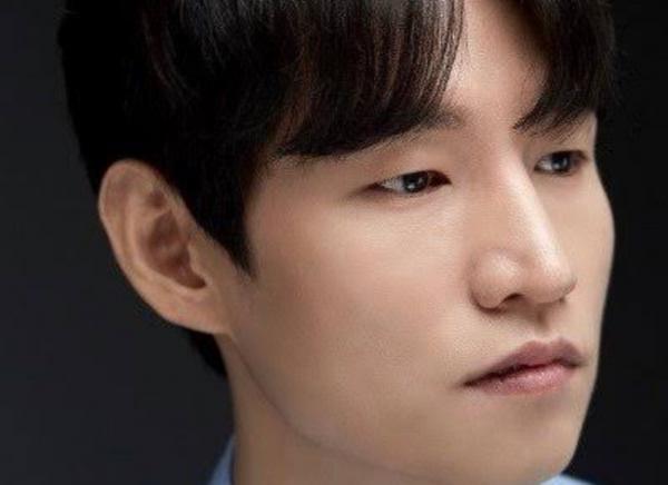 Artis Korea yang Lahir di Tahun Kabisat selanjutnya ada Kang Jung-Woo. (Foto: Korean Wiki)