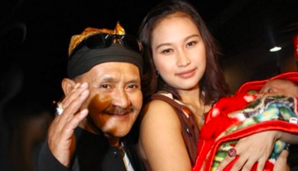 Artis Indonesia yang Menikah di Usia 50 Tahunan. (foto: Instagram)