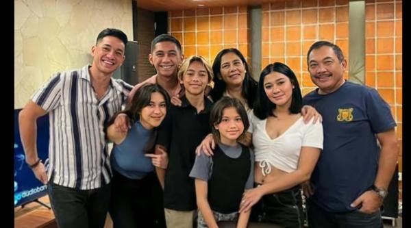 Potret Mesra Potret mesra Lydia Kandou dengan kekasih barunya. (Foto: Instagram)