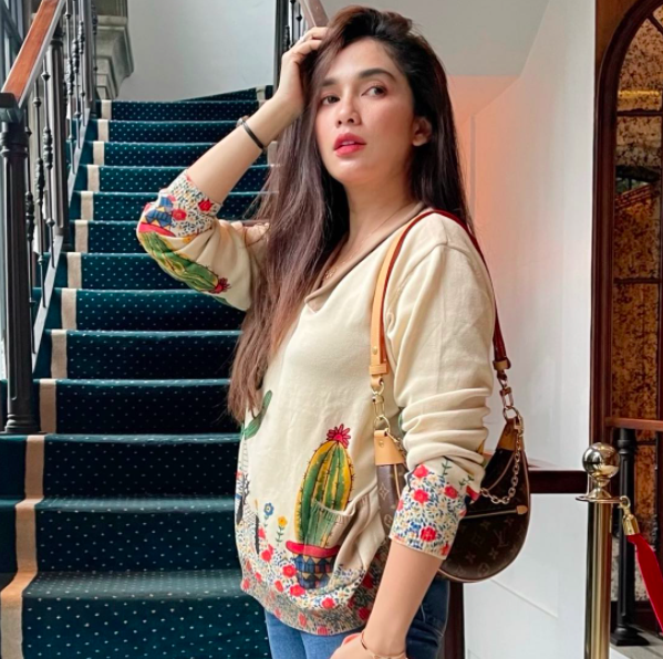 Artis Hapus Tahi Lalat di Wajah. (Foto: instagram)