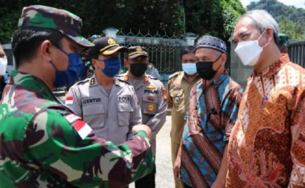 Karni Bin Bujang2 Karni bin Bujang tiba di PLBN Entikong. (Foto: KJRI Kuching).