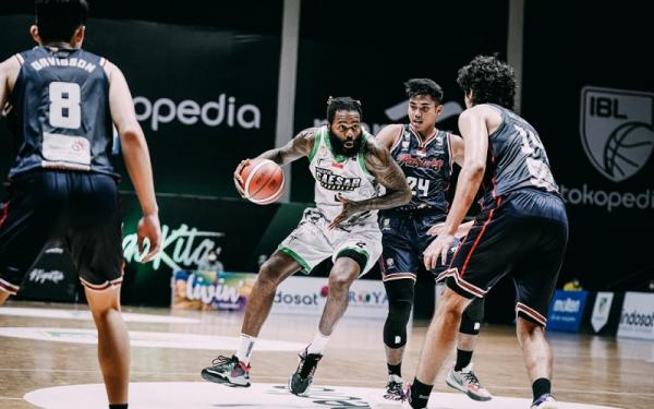 Indonesia Patriots mampu menjaga ritme permainan di tiga kuater sisa. Akhirnya Indonesia Patriots menang 61-57 atas Pacific Caesar. (foto: IBL.com).