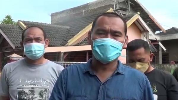 MAYAT ARCAMANIK BANDUNG1 Kasatreskrim Polrestabes Bandung AKBP Rudy Trihandoyo berdasarkan olah TKP tidak ditemukan luka mematikan di tubuh korban.hanya mengalami lecet di jari kaki kiri. (FOTO: ISTIMEWA)