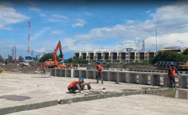 Progres pembangunan sirkuit Formula E di Ancol, Jakarta Utara sudah mencapai 52 persen. (Foto: MPI/Muhammad Refi Sandi)