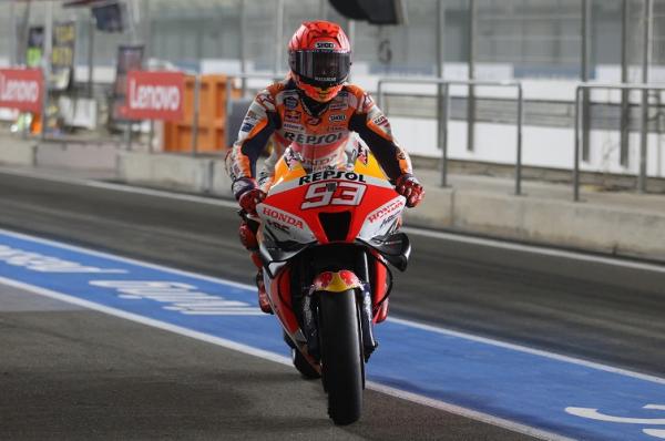 Marc Marquez Motogp Qatar Marc Marquez mengaku belum sepenuhnya nyaman dengan motor RC213V barunya saat balapan di MotoGP Qatar 2022, Minggu (6/3/2022). Hasilnya, dia hanya finis ke-5.REUTERS/Ibraheem Al Omari).
