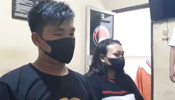 Ahen dan istrinya Sinta diperiksa di Satresnarkoba Polres Bangka. (Foto: iNews/Maulana).