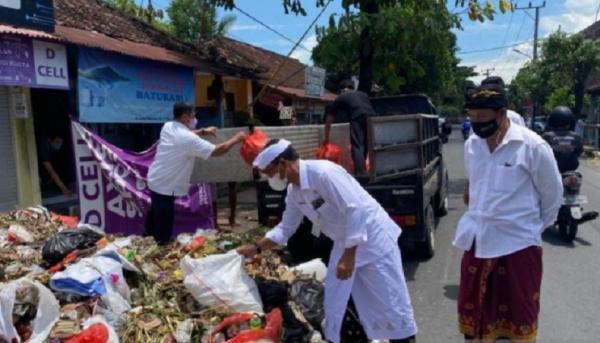 Tumpukan Sampah Usai Nyepi di Denpasar Ganggu Keindahan Kota, Alat Berat Dikerahkan