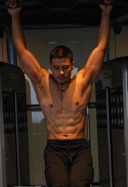 Artis Ganteng dengan Badan Berotot. (Foto: Instagram)