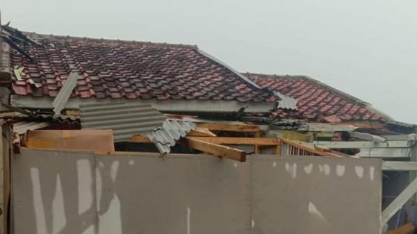 Angin Kencang Terjang Garut, Atap Rumah Duta Pancasila Qyara Maharani Terbang
