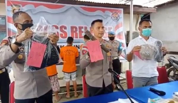 Polres Kubu Raya merilis kasus pemuda tewas dianiaya karena dituduh curi mangga. (Foto: iNews/Faisal Abubakar).