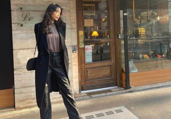 Nafa Salvana tampil serba hitam. (Foto: twitter)