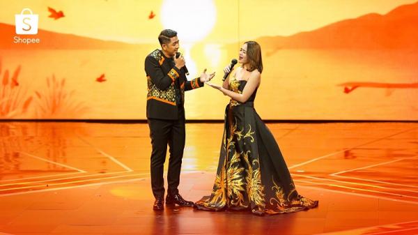 Al dan Andin membawakan dua lagu, yakni 'Tanpa Batas Waktu' serta 'Aku yang Salah' spesial untuk seluruh pengguna Shopee.