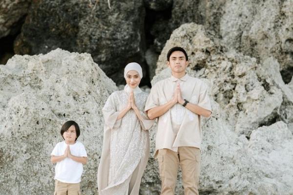 Artis menikah dengan teman sekolah. (Foto: Instagram)