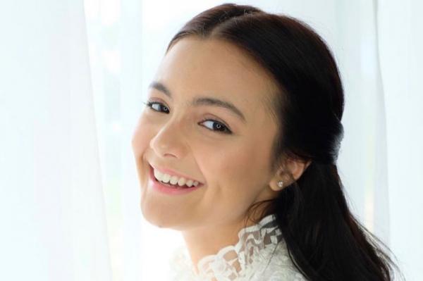 Amanda Rawles, artis cantik blasteran Australia. (Foto: IG)