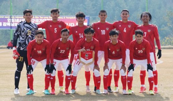 Timnas U-19 Tim Nasional (Timnas) Indonesia U-19 harus mengakui keunggulan tim sepak bola Yeungnam University dalam laga uji coba. Pasukan Shin Tae-yong dibantai 1-5. (foto: Twitter/PSSI).