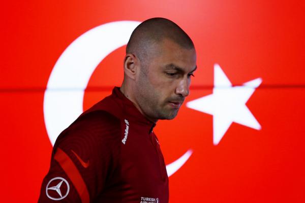 Striker Timnas Turki, Burak Yilmaz Striker Timnas Turki, Burak Yilmaz. (Foto: REUTERS/Pedro Nunes)