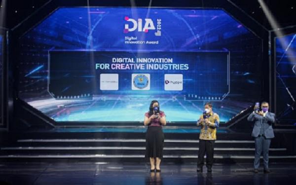 Direktur Utama PT Hyppe Teknologi Indonesia saat menerima penghargaan DIA 2022 menyatakan rasa bangga atas apresiasi yang diberikan MNC Portal Indonesia.  