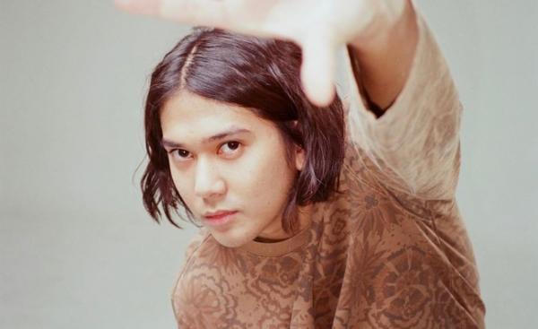 Iqbaal Ramadhan Artis pria paling tampan di Indonesia.