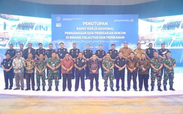 Foto bersama usai Rapar Kerja Nasional pengawasan dan penegakan hukum di Bidang Kelautan dan Perikanan