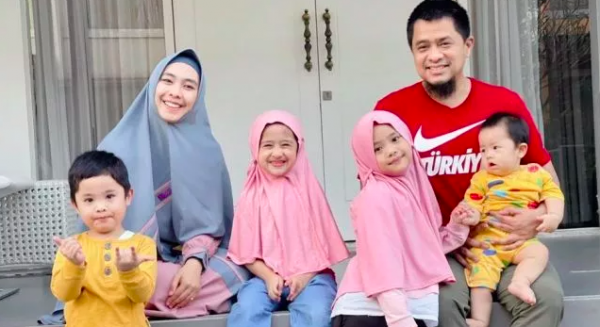 Anak Artis yang Pintar Mengaji Sejak Kecil. (Foto: Instagram)