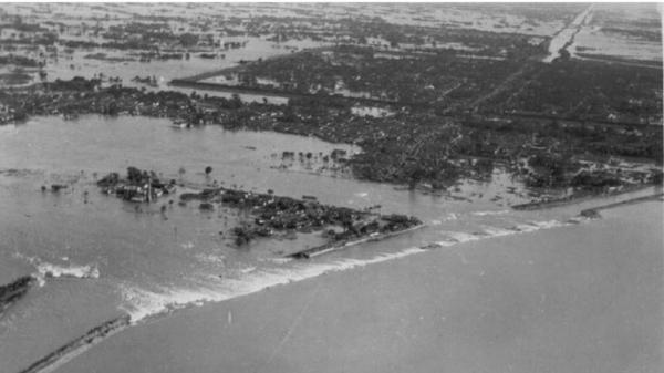 Deretan bencana alam terbesar sepanjang sejarah, salah satunya Banjir Sungai Yangtze 1931. (Foto: Charles Lindbergh)