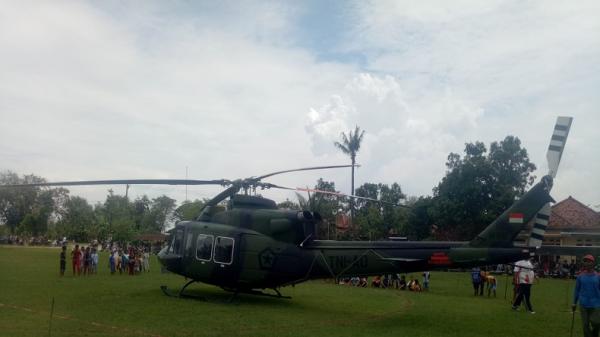 Helikopter TNI AD Mendarat Darurat Di Indramayu Diduga Akibat Gangguan ...