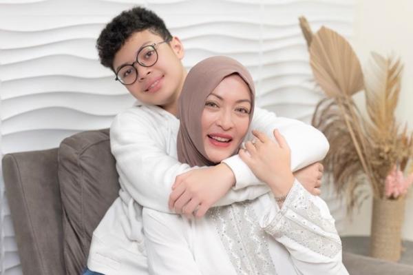 Artis Pernah Jadi Guru Ngaji. (foto: Instagram)