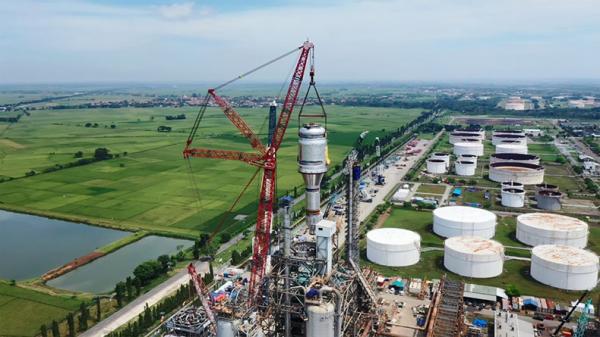 PERTAMINA BALONGAN Pertamina berhasil memasang peralatan kritikal dalam proyek revitalisasi RCC Pertamina Balongan. (FOTO: ISTIMEWA)