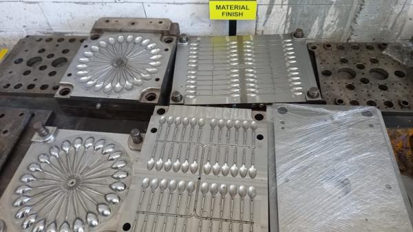 Mold sendok yang dibuat PT Sinergi Solo Sejahtera. Foto: iNews.id/Ary Wahyu Wibowo.