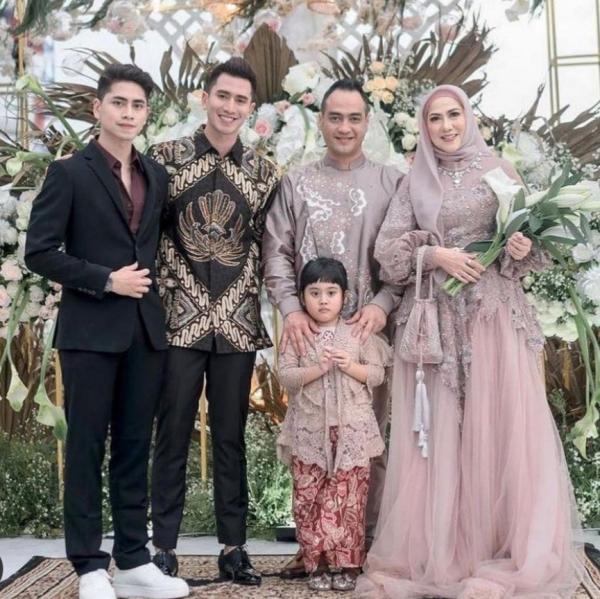 Artis Punya Anak Angkat. (Foto: instagram)