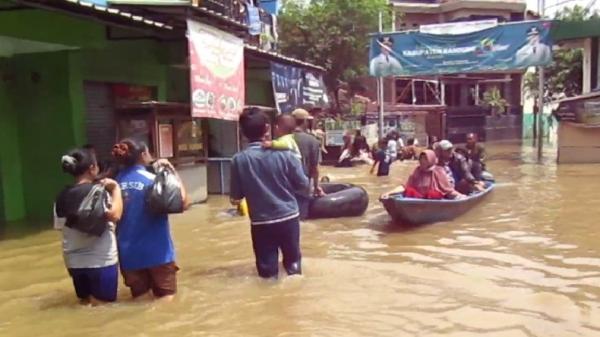 Jelang Sahur, Banjir Setinggi 1,5 Meter Rendam Dayeuhkolot Baleendah dan Bojongsoang