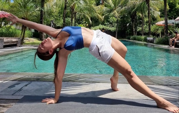 artis cantik hobi yoga, Wulan Guritno. (Foto: IG)