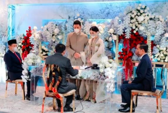 Pernikahan Jessica Tanoesoedibjo-Jonathan Natakusuma berlangsung hidmat. (Foto: MPI)