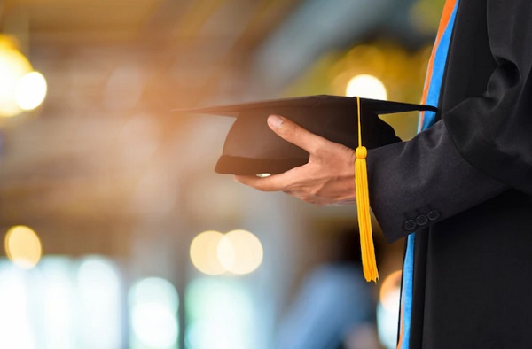 Plong, Tunggakan 35 Mahasiswa Penerima Beasiswa Pemda KBB Dibayar Baznas