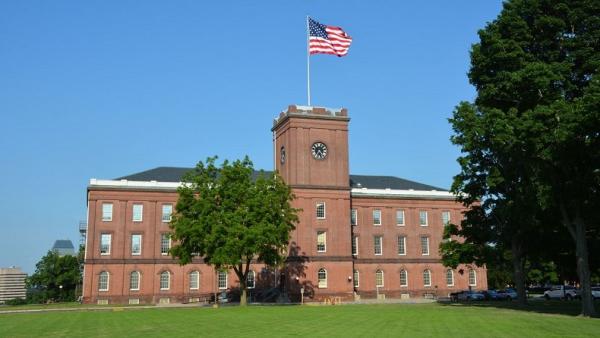 Springfield Armory benar Gudang senjata terbesar di dunia, salah satunya Springfield Armory. (Foto: NPS Photo)
