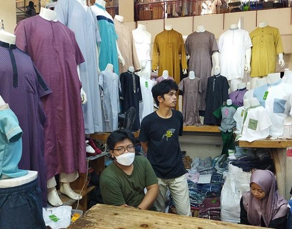 Omzet Pedagang Busana Muslim di Thamrin City Melesat 100 Persen Selama Ramadan, Ada yang Kantongi Rp50 Juta per Hari 