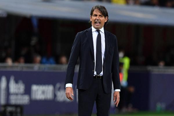 Simone Inzaghi Inter Milan harus menelan pil pahit tumbang 1-2 atas Bologna. Kekalahan itu sangat menyakitkan karena gol terjadi akibat blunder sang kiper Ionut Radu. (foto: REUTERS/Jennifer Lorenzini).