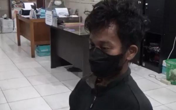 Ayah Bunuh Anak Kandung Balita2 F, ayah yang tega membunuh anak kandung di Deliserdang. (Foto: iNews/Adi Palapa Harahap)